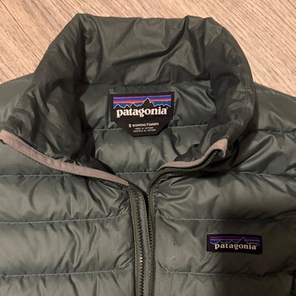 Patagonia Forest Green Quilted Vest - Picture 2 of 2